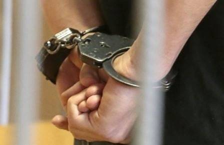 Петима от групата за телефонни измами остават в ареста