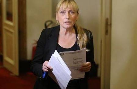 Проверяват къщи за гости на семейството на Елена Йончева