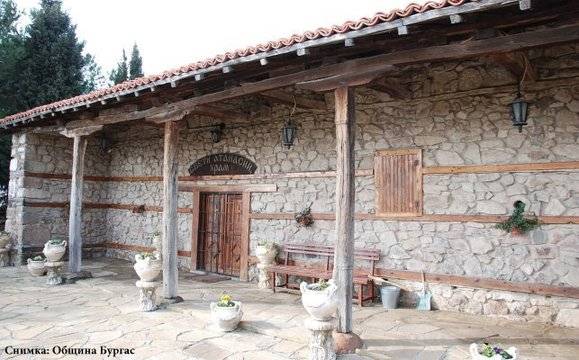 Ден на занаятите, народни хора и курбан в Българово на 1-ви май