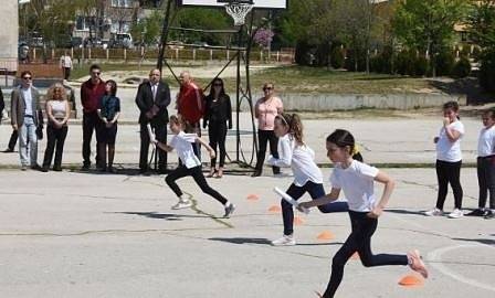 Ново оценяване по физическо: Без дълги бягания и коремни преси за учениците