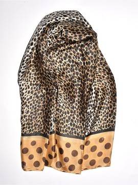 Фин сатенен шал парео с животинска шарка в кафявата гама