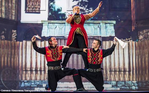 Поморие отбелязва Гергьовден с песните на Николина Чакърдъкова