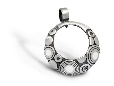 Дамски сребърен медальон инкрустиран с емайл, модел 291M на Студио Николас.