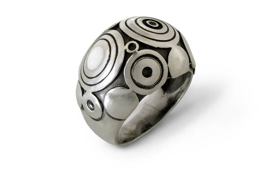 Дамски сребърен пръстен инкрустиран с емайл, модел 294r на Студио Николас!