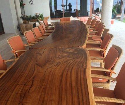 Нова серия Маси със Столове от Масив