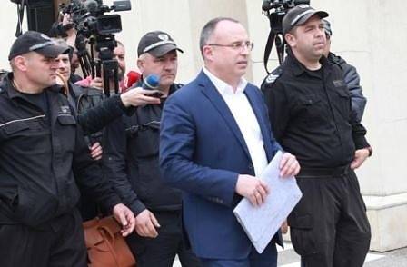 Порожанов: Ако премиерът прецени, подавам оставка