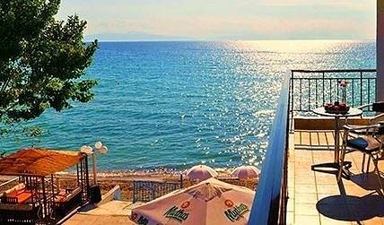 Водата на морето в Гърция остава необичайно студена