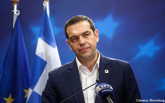 Кабинетът на Ципрас оцеля вот на недоверие