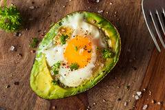 Бърза закуска с яйце и авокадо