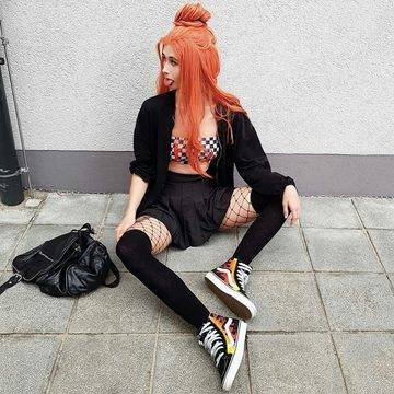 Интересни комбинации на дамски дрехи и аксесоари