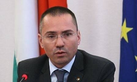 Джамбазки към Карадайъ: Не, няма да има задължително изучаване на турски в българските училища!