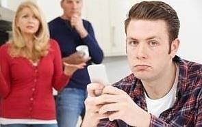 Евростат: Всеки втори млад българин живее с родителите си