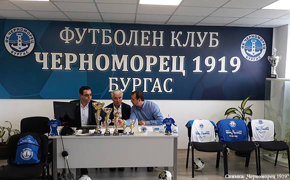 11 училища ще спорят за първото място в турнира „100 години Черноморец“