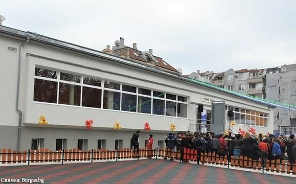 Наказват дисциплинарно районния архитект, разрешил строежа до ОУ „Любен Каравелов“