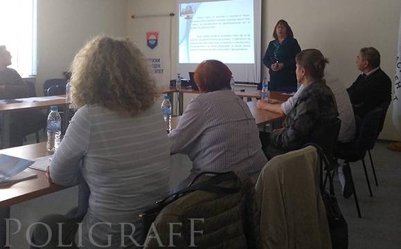 Бургаски преподаватели изследват езика на социалните медии