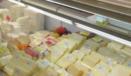 Пробутват ни парено сирене с жълтеникав цвят за кашкавал