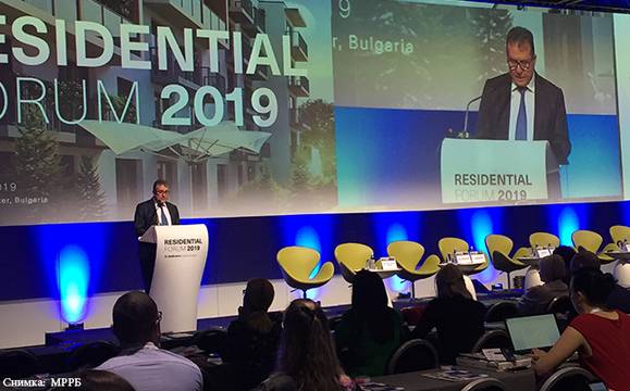 МРРБ: Около 40% от домакинствата живеят в пренаселени домове