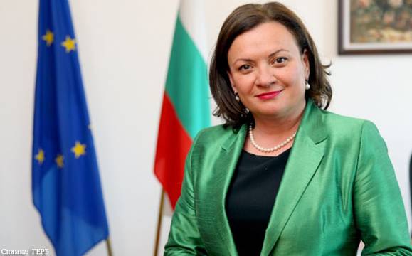 Василева: Не сме съгласни с Йончева да се възобнови „Бургас – Александруполис“