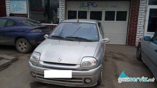 Renault Clio с газова уредба Agis