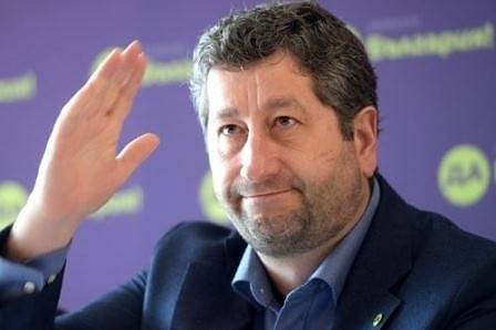 Скандално: Христо Иванов обвинен от активисти на „Да, България“ – прибирал дарения за партията в личната си сметка
