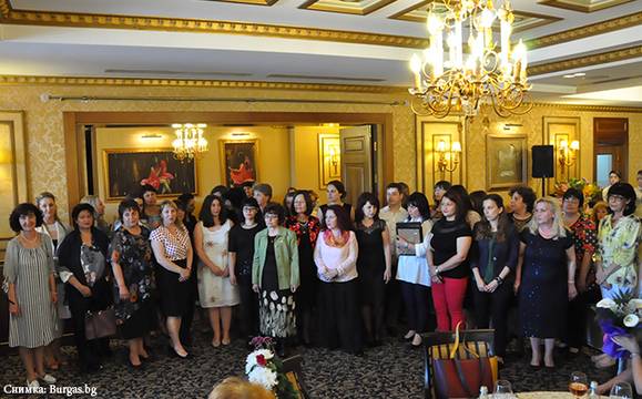 Отличиха изявени преподаватели от бургаски детски градини и училища