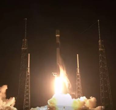 УСПЕХ: Ракета Фолкън 9 изведе в орбита първите 60 спътника от глобалната групировка Старлинк!