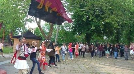 ВМРО закри кампанията си в навечерието на 24 май с инициативата „Да се хванем на хорото“