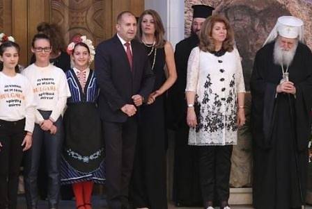 Президентът събра на прием над 2000 интелектуалци за 24 май (СНИМКИ)