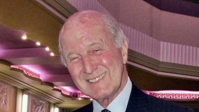 Британският лорд Стърлинг: „‘Шен Юн’ ме накара да почувствам удоволствието от живота“