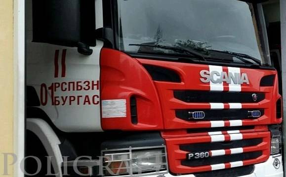 Пожар обхвана шест автомобила, паркирани пред жилищен блок в „Изгрев“