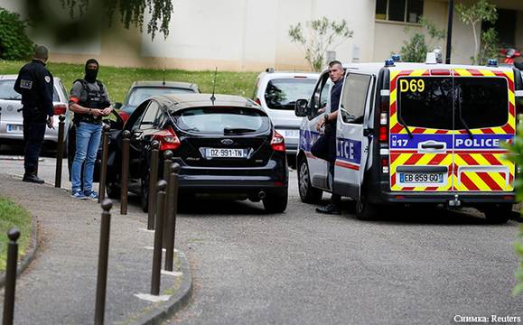 Арестуваха трима души във връзка с взрива в Лион