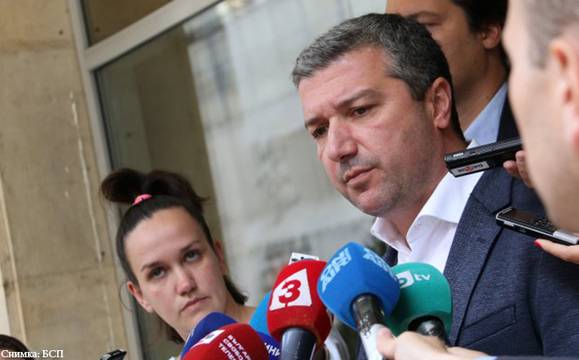 БСП се връща в Парламента с искане за оставката на Горанов