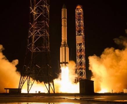 Възникна проблем с един от двигателите на най-новия руски спътник Ямал-601