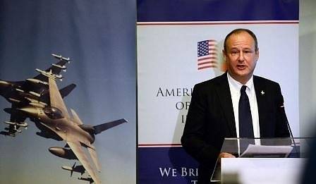 Посолството на САЩ: Високата цена за F-16 е заради процедура в полза на България