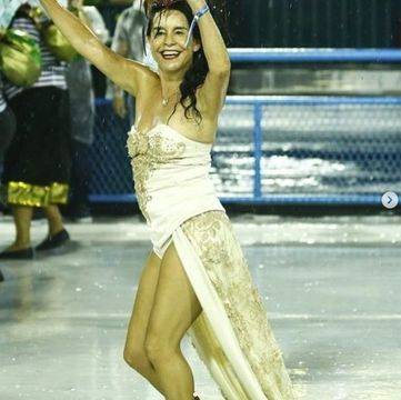 Робинята Изаура навърши 62 и все още изглежда прекрасно /СНИМКИ/