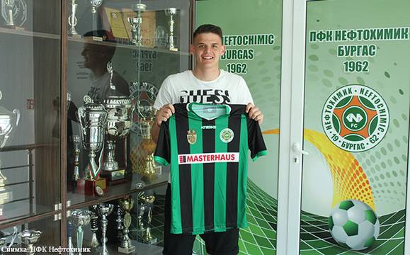 „Нефтохимик“ с нов вратар, към тима се присъединява синът на бивш национал