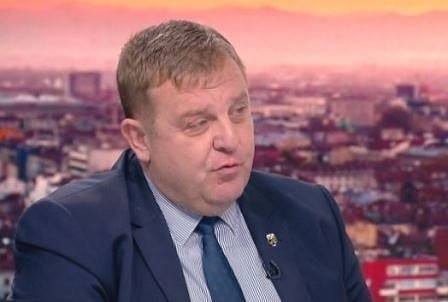 Каракачанов: Можем да намалим цената на F-16, все още няма сключена сделка