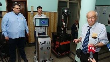 Роботи на БАН помагат на хора с увреждания и деца с аутизъм