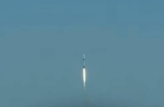 Успех: космическа ракета Фолкън 9 изведе в космоса три канадски спътника