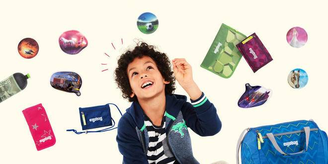 Аксесоарите към ученическите раници са ефектни, практични и удобни