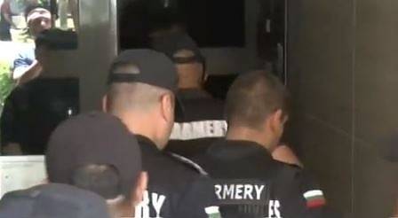 Европол, ГДБОП и Жандармерия претърсват офиси на кабелни оператори у нас (СНИМКИ)