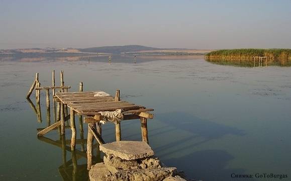 Разлив на бензин край Вая, екоинспекцията уверява, че няма изтичане на гориво в езерото