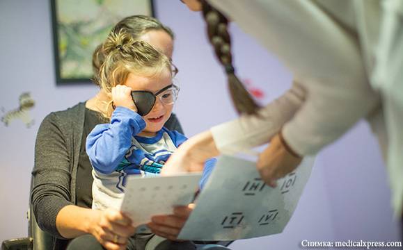 Ярката естествена светлина може да помогне при лечението на „мързеливо око“