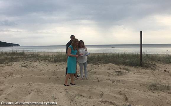 Ангелкова: Прокуратурата е сигнализирана за унищожената дюна на плаж „Камчия-Север“