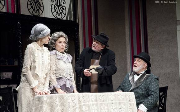 Мистерия с „Арсеник и стари дантели“ забъркват на сцената на ДНА в сряда