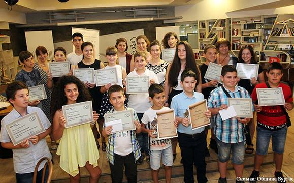 Бургаски деца спечелиха награди от литературния конкурс „Искри“