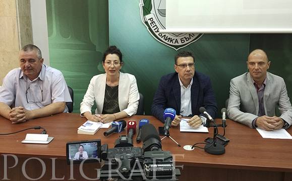 Полицаи откриха 55 кг хероин при рутинна проверка на микробус