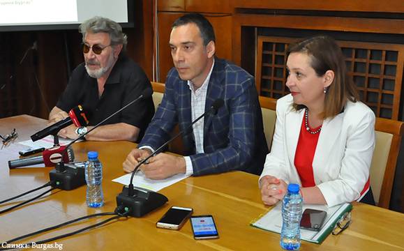 Осигуряват медицинска грижа по домовете за възрастни и болни, самотни хора в Бургас