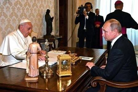 Папа Франциск прие на аудиенция президента Путин