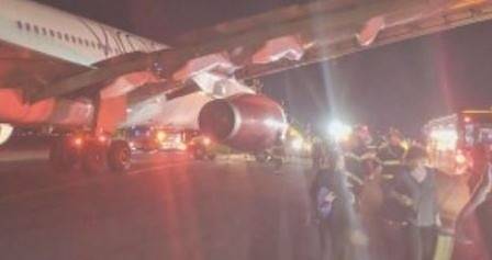 Самолет кацна в Бостън заради възпламенена батерия